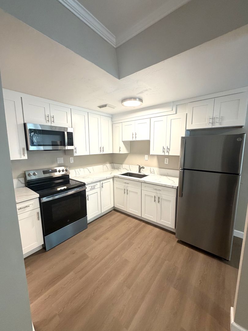 San Diego Condo: 3563 6th Ave