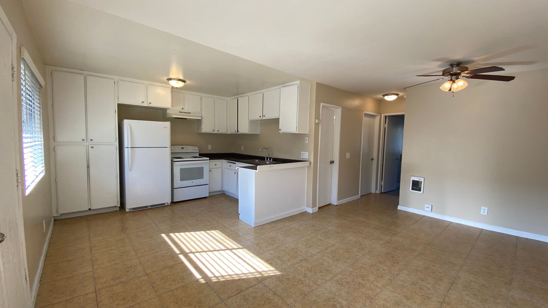 San Diego Apartment: 4960-4970 Auburn Drive