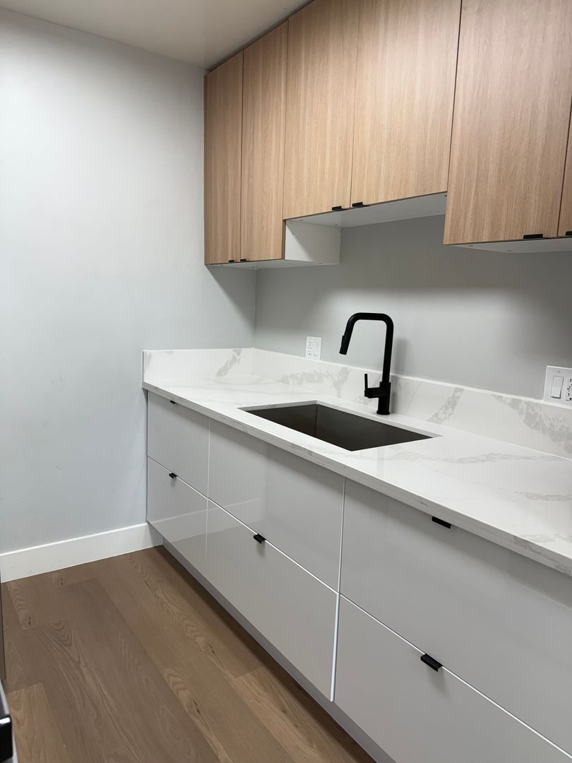Bellflower Apartment: 9746 Park St