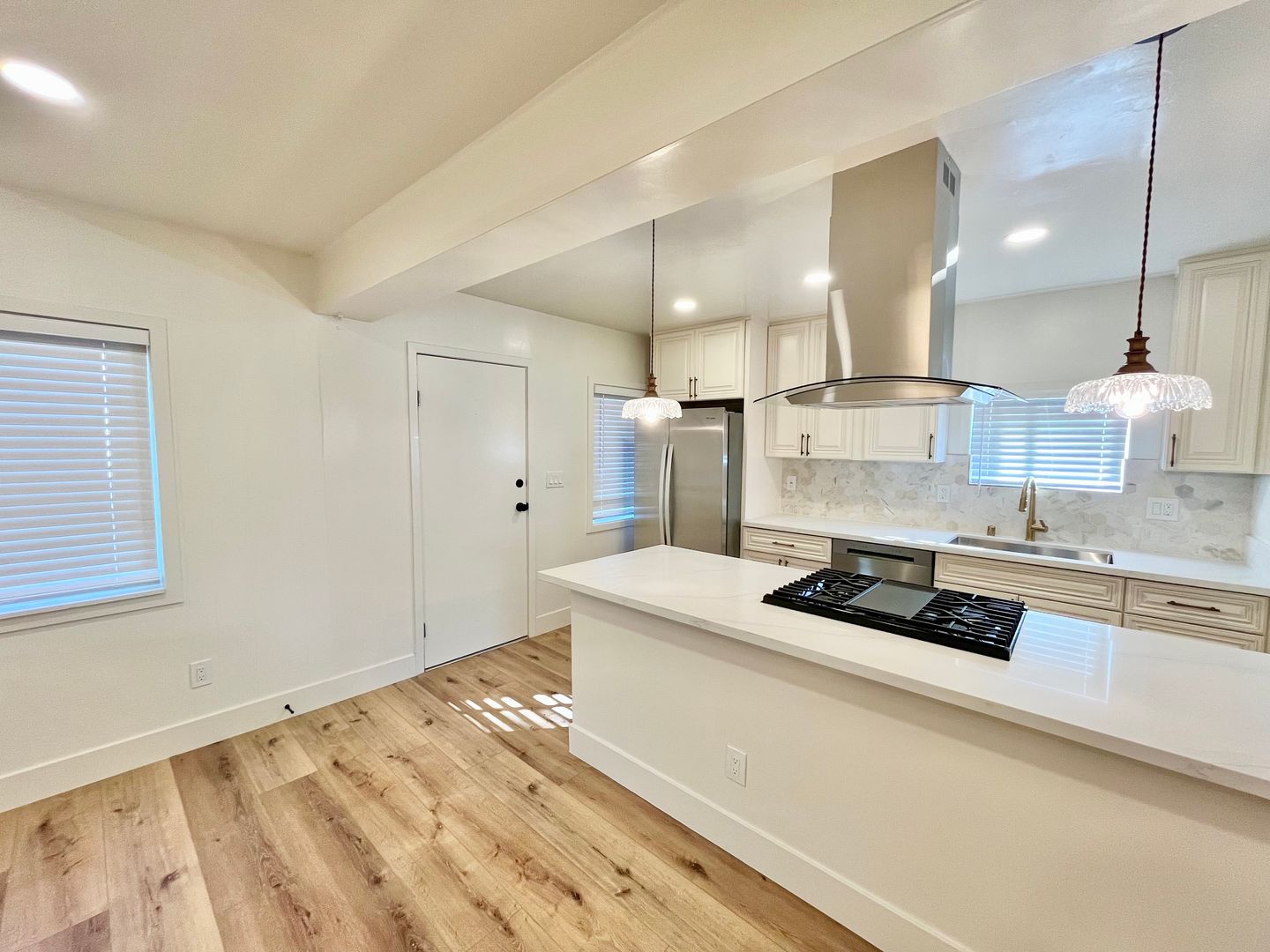 San Diego Condo: 4740-4744 Bancroft St