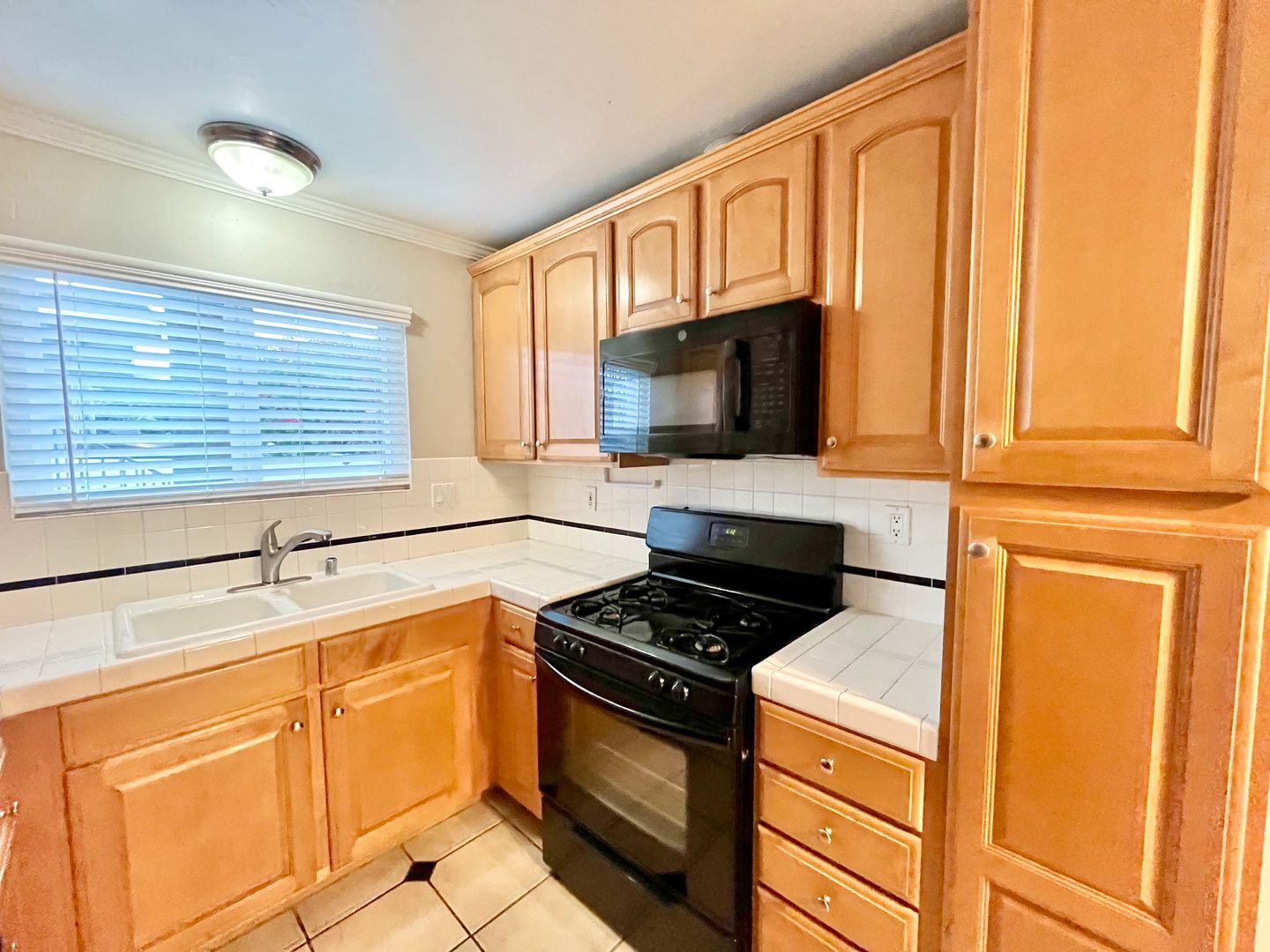 San Diego Condo: 3740 Pershing Ave