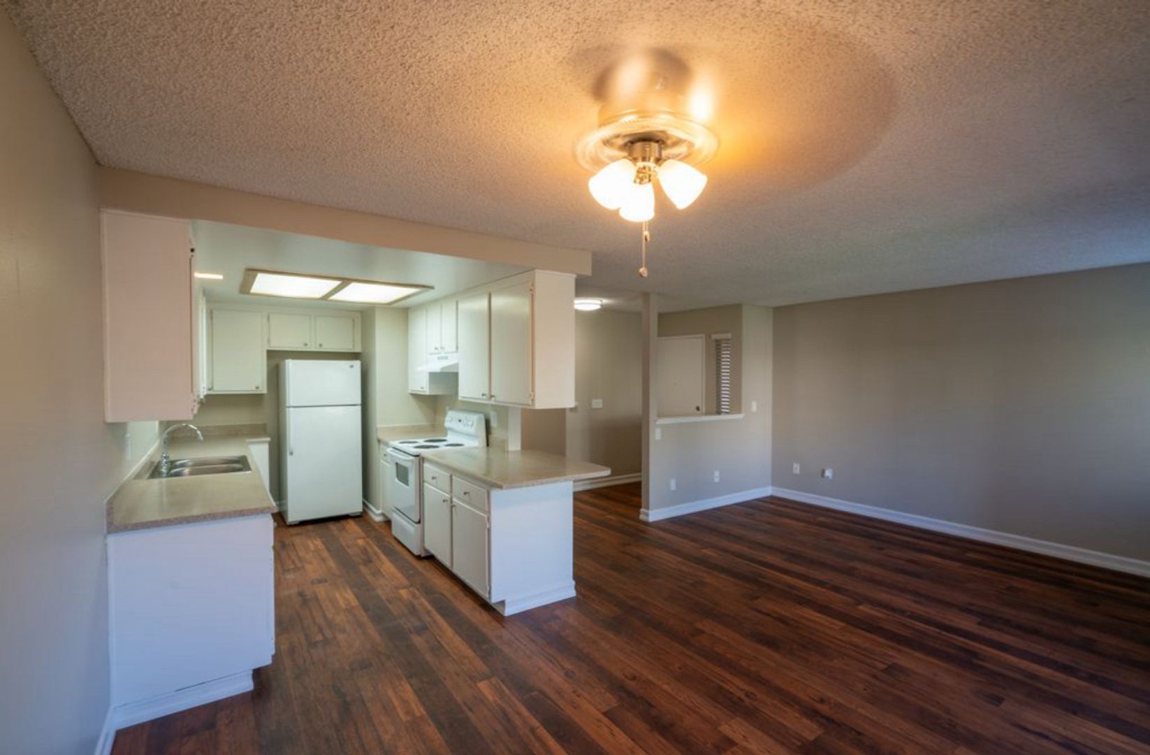 El Cajon Apartment: 1477 Broadway