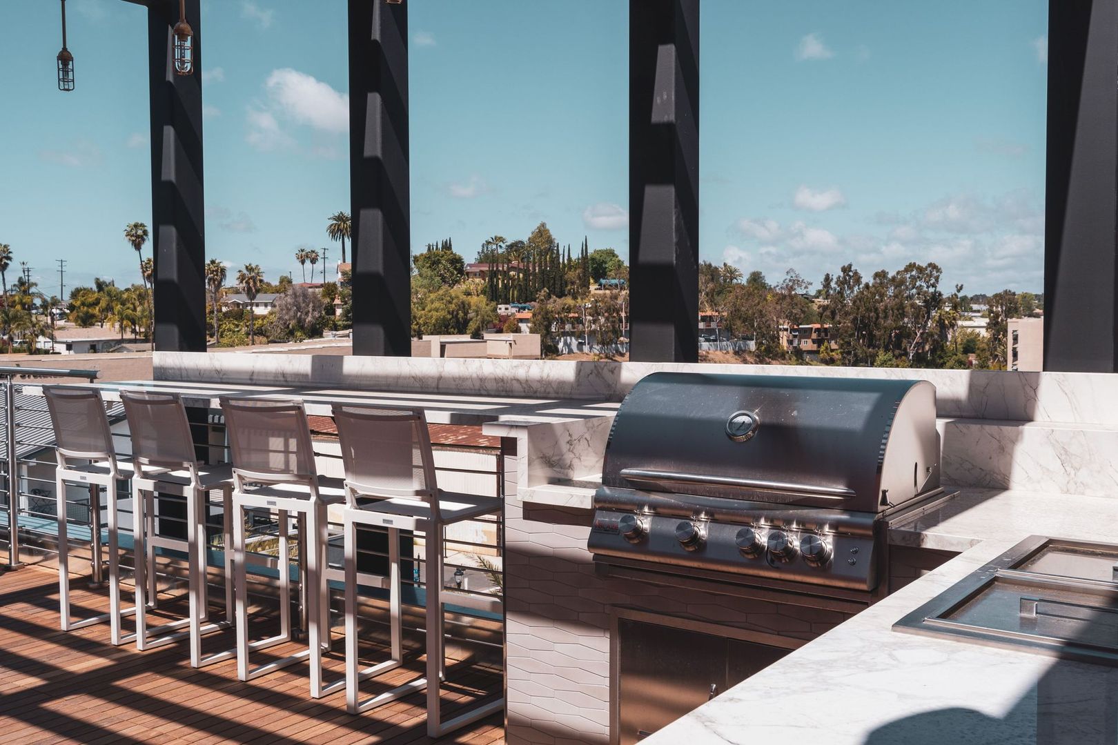 Vista Apartment: 516 S. Santa Fe Avenue