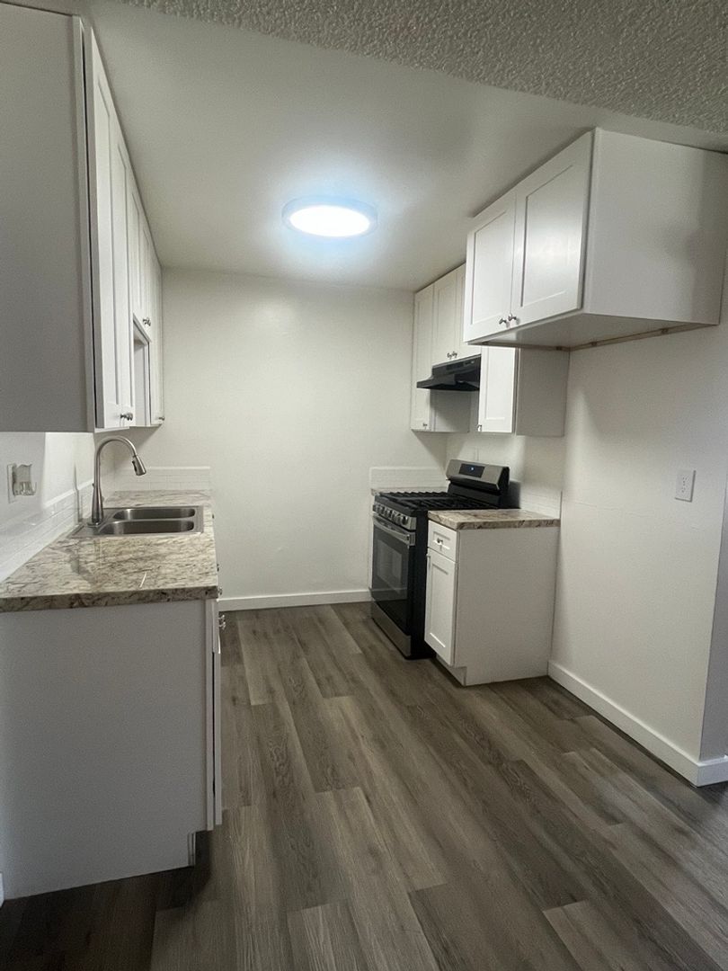 Upland Apartment: 928 W Pine St