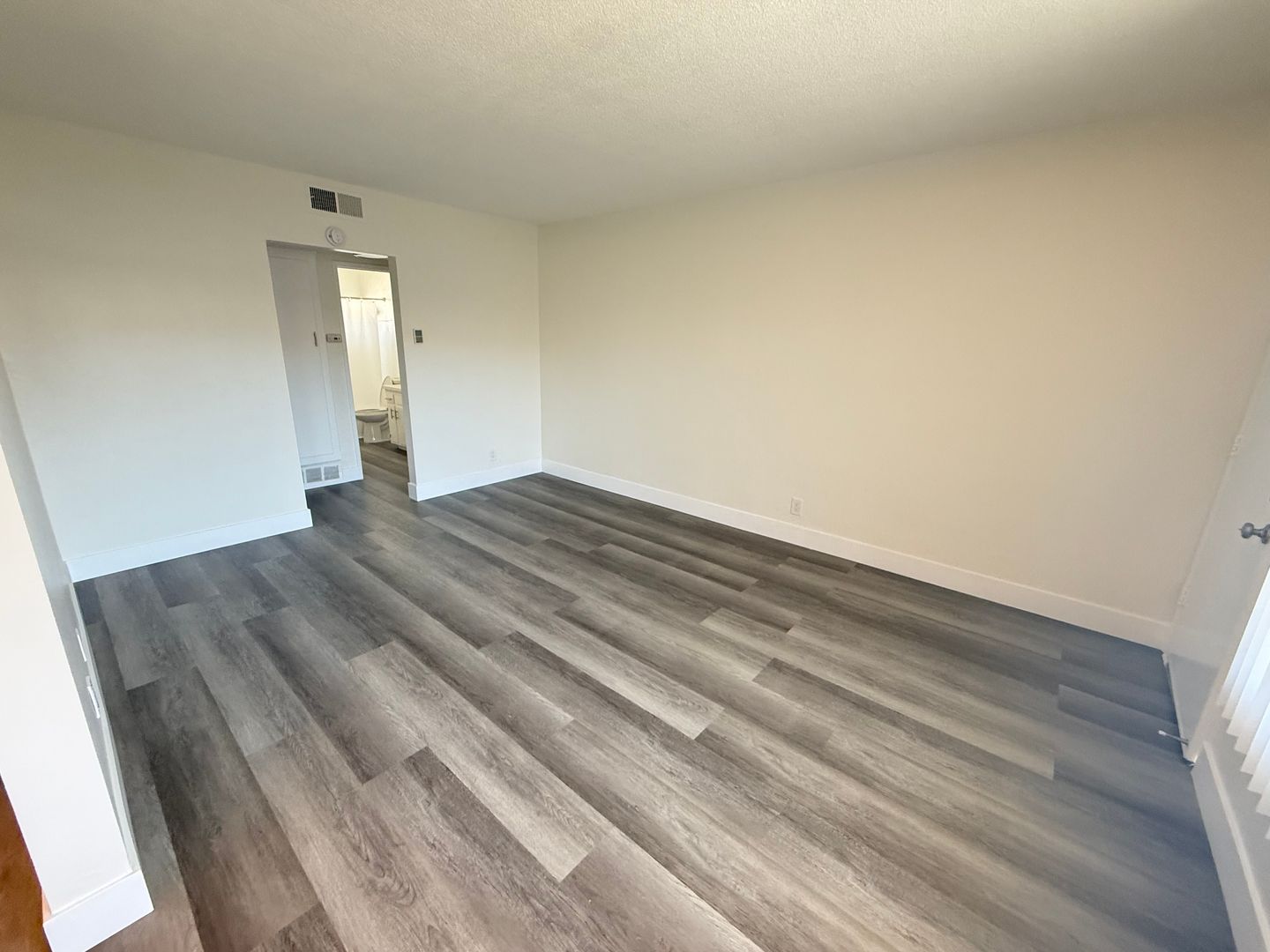 Santa Fe Springs Apartment: 8028 Boer Ave