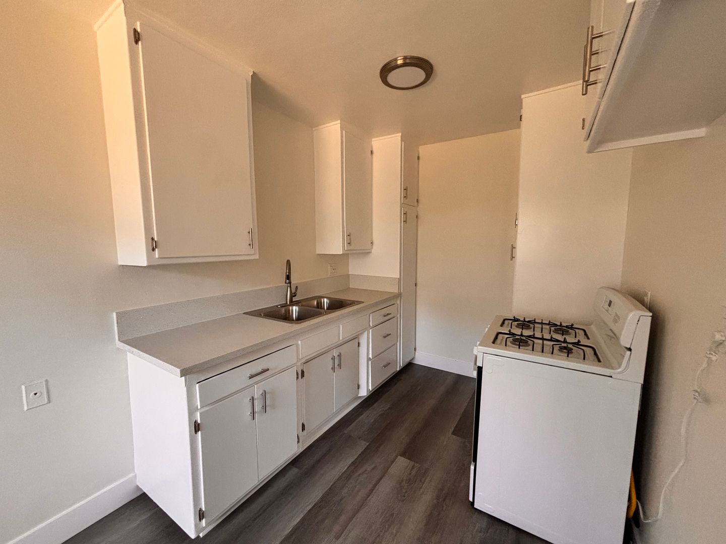 Santa Fe Springs Apartment: 8028 Boer Ave
