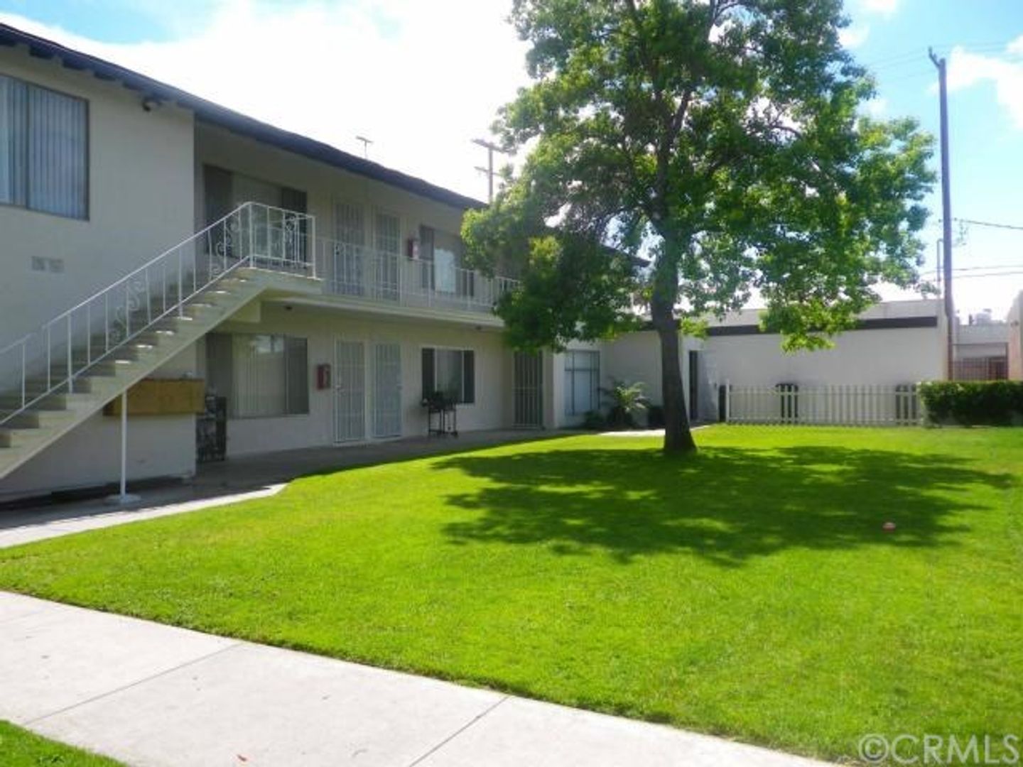 Anaheim Apartment: 949 S Roberts St