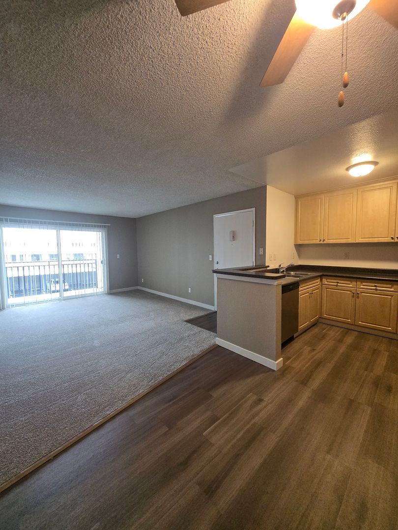 Chula Vista Apartment: 652 Moss St
