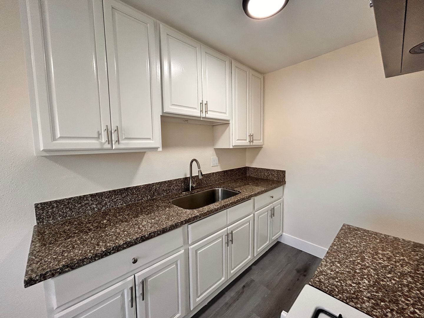 Long Beach Apartment: 1334-1336 Walnut Ave