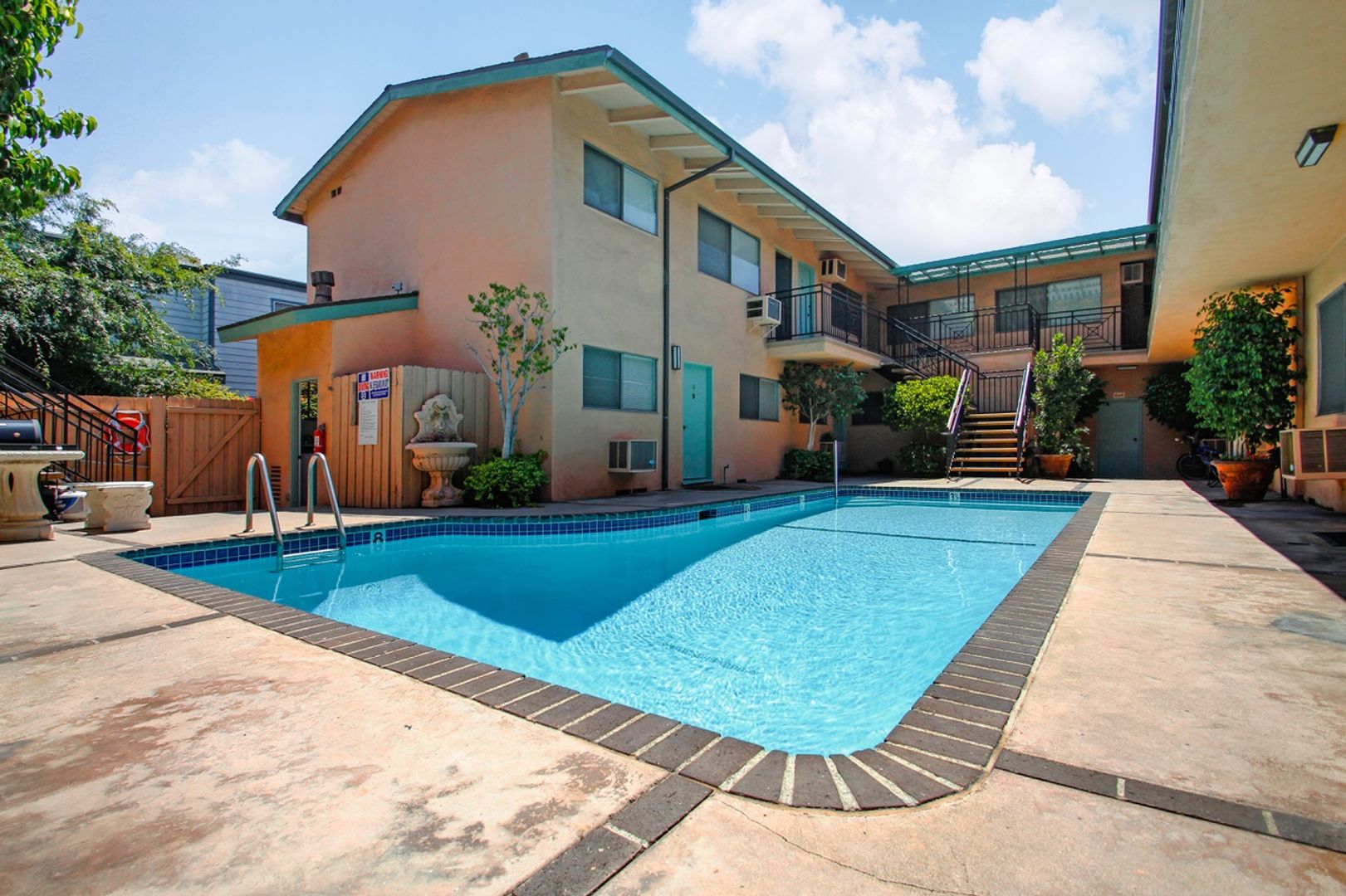 Pasadena Apartment: 85 N Mar Vista Ave