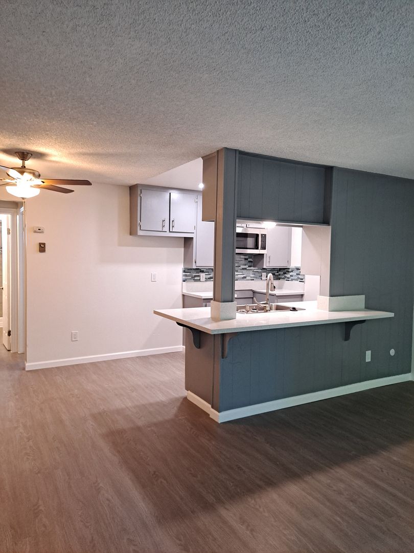 San Diego Apartment: 4247 Montalvo St