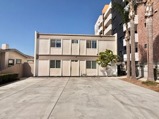 Listing photo thumbnail