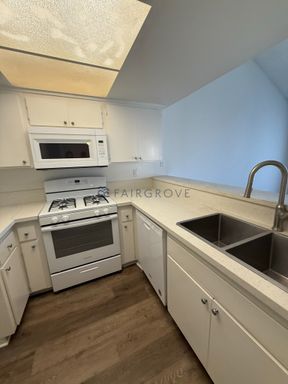 330 Amber Ct - 212, Upland, CA 91786