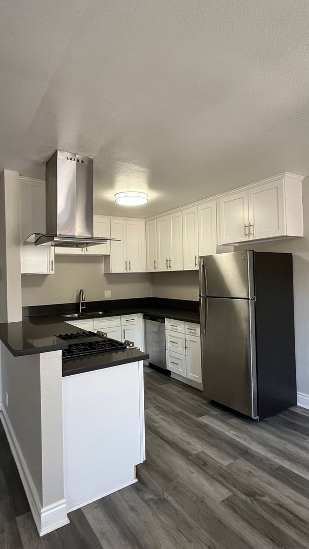 Azusa Apartment: 1345 N San Gabriel Ave