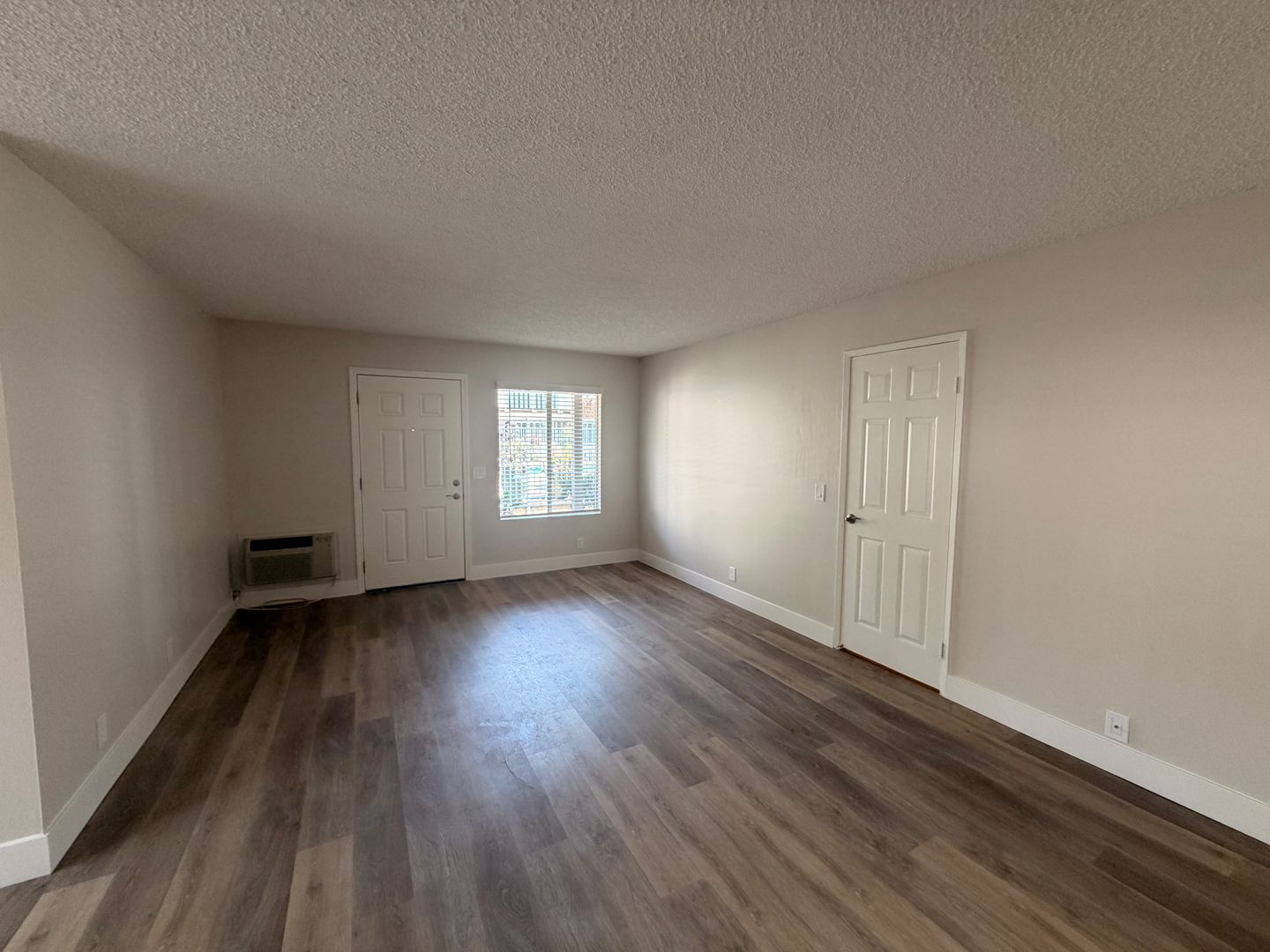 Garden Grove Apartment: 12221 Beach Blvd