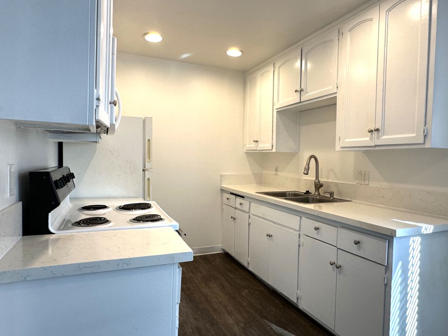 Chula Vista Apartment: 210 Quintard St