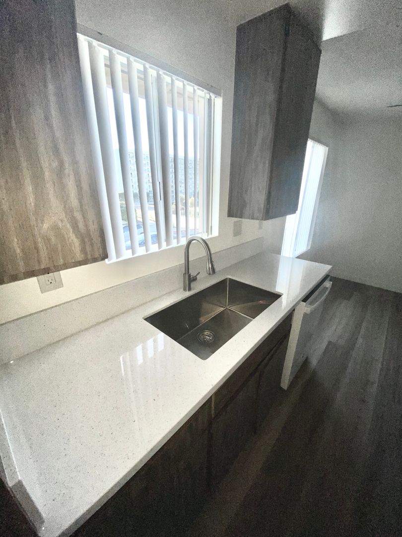 National City Apartment: 1403 F Ave