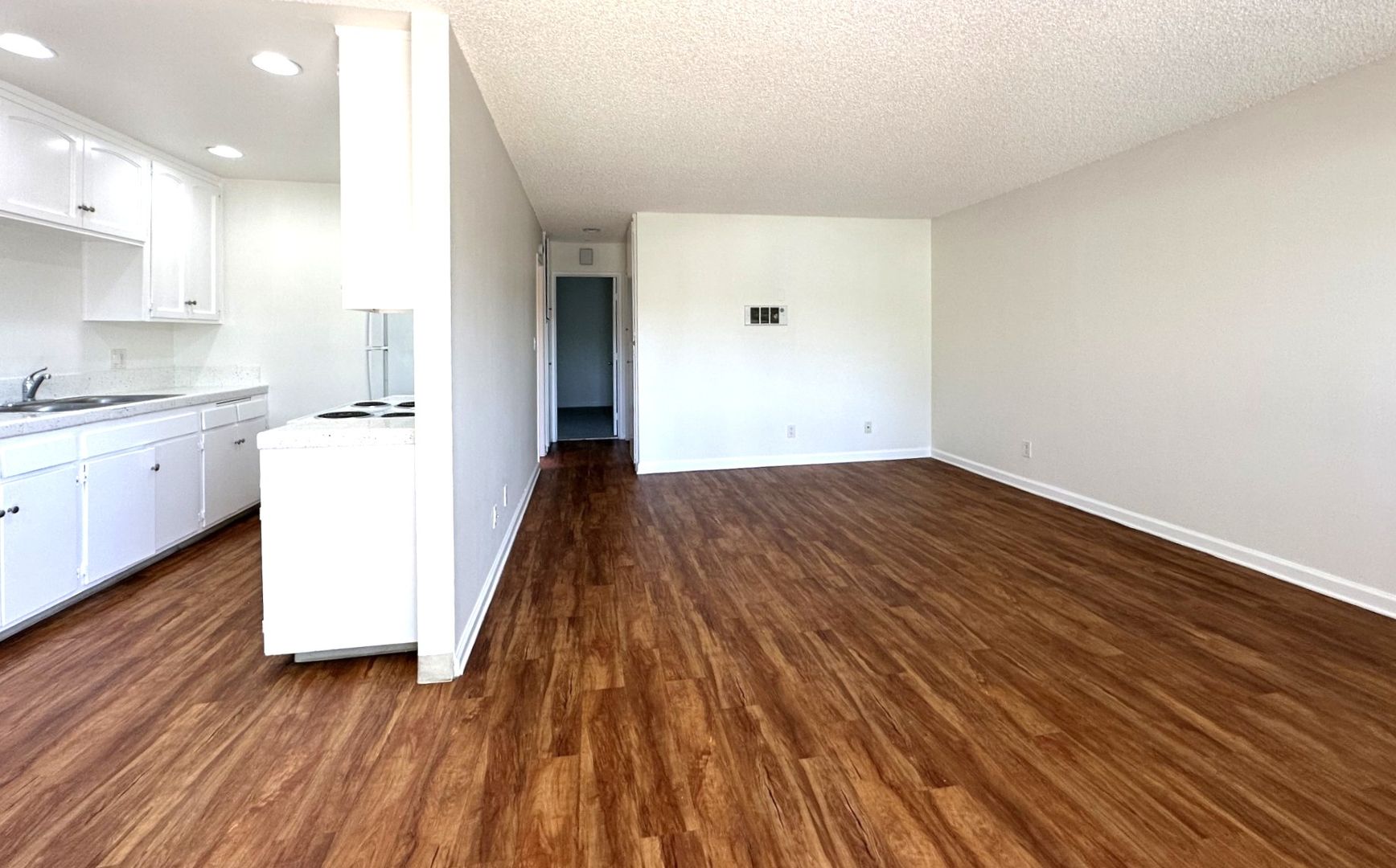 Chula Vista Apartment: 210 Quintard St