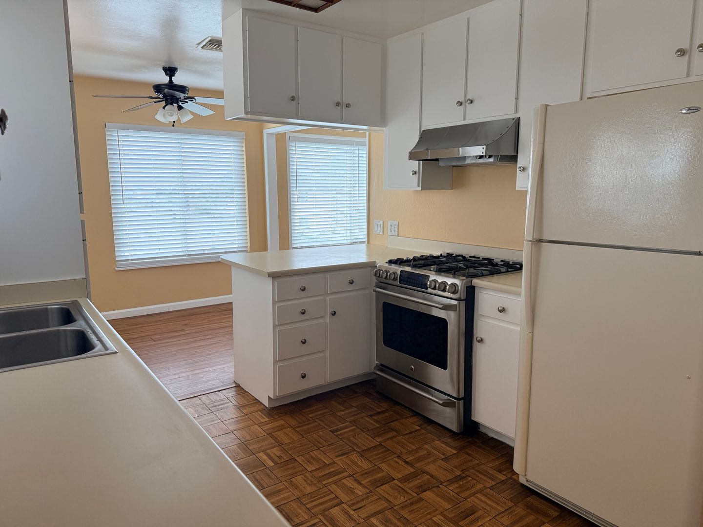 San Diego Apartment: 5847-5849 Mildred St