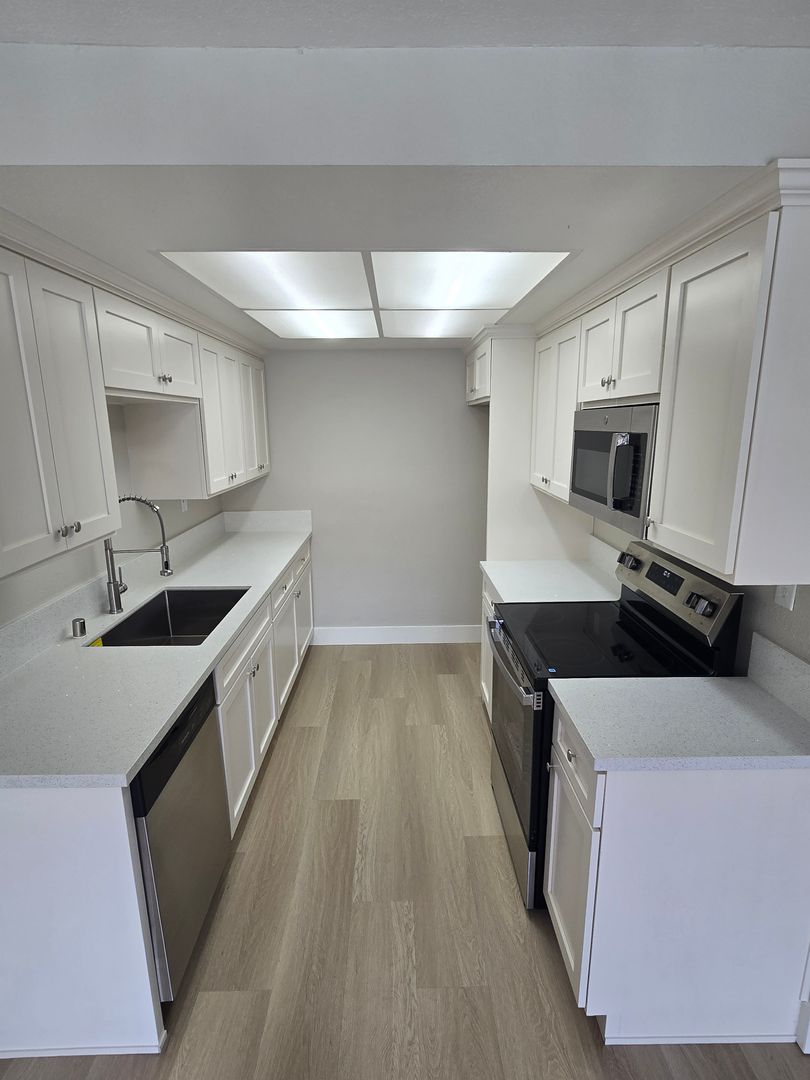 Garden Grove Apartment: 12221 Beach Blvd