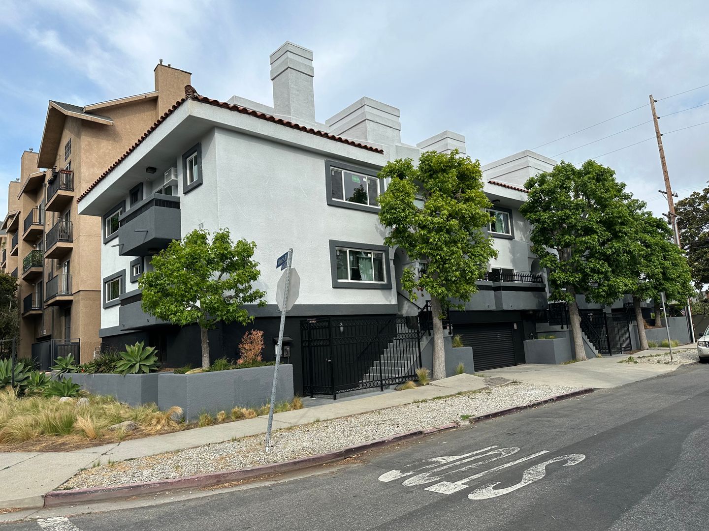 Venice Apartment: 1500 Venice Blvd