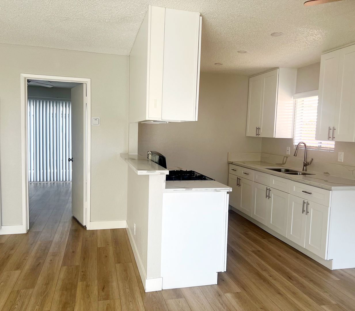 Fullerton Apartment: 2313 W Valencia Dr