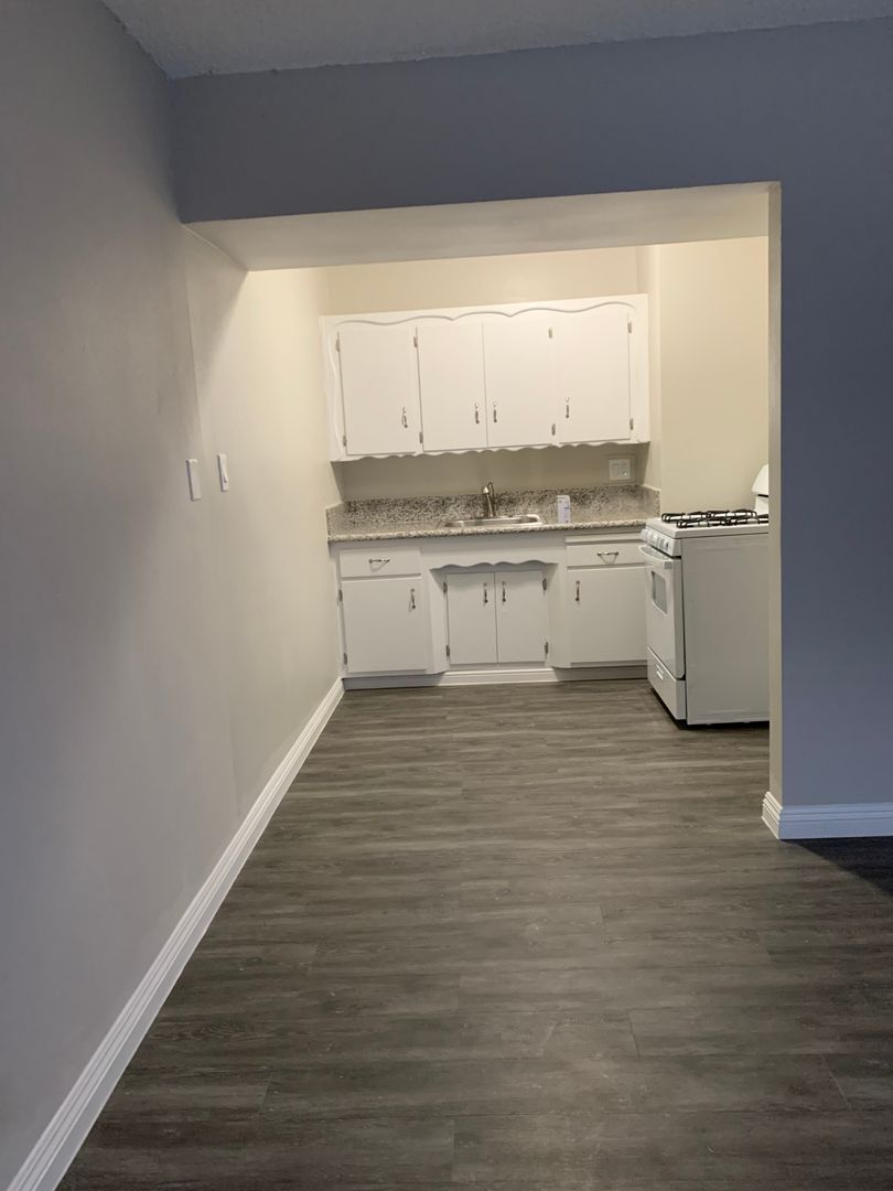 Downey Apartment: 7348-7352 Neo St