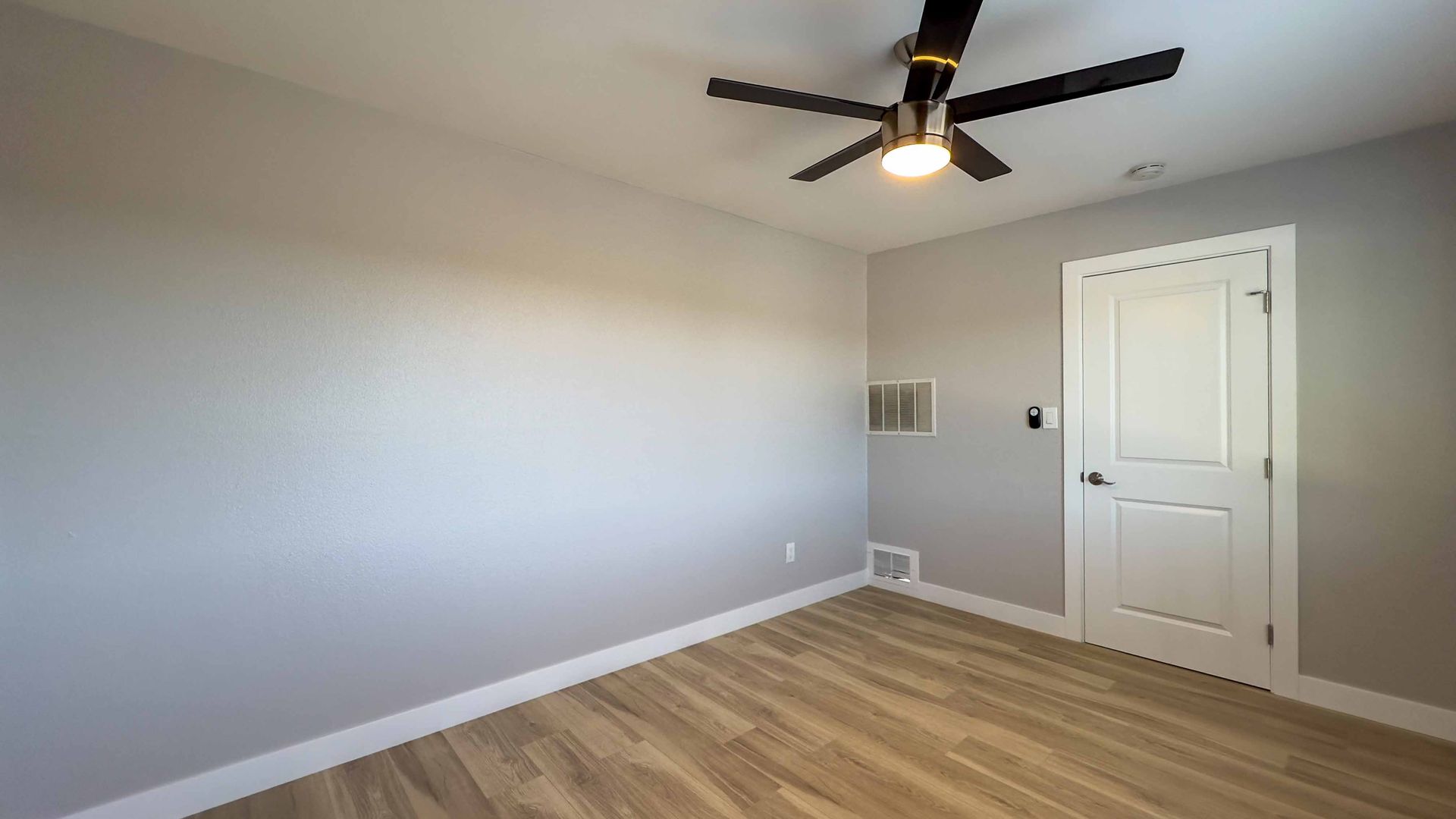 National City Apartment: 900-910 Manchester St