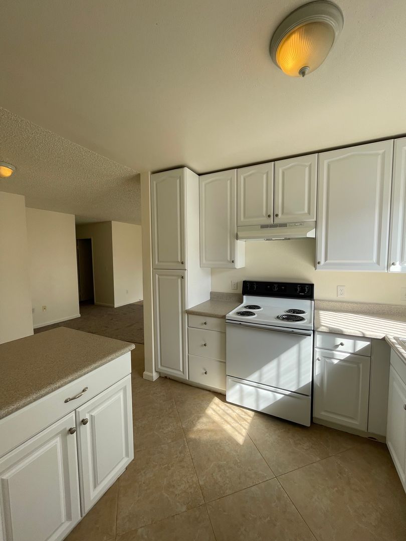 Vista Apartment: 1350 Calle Jules