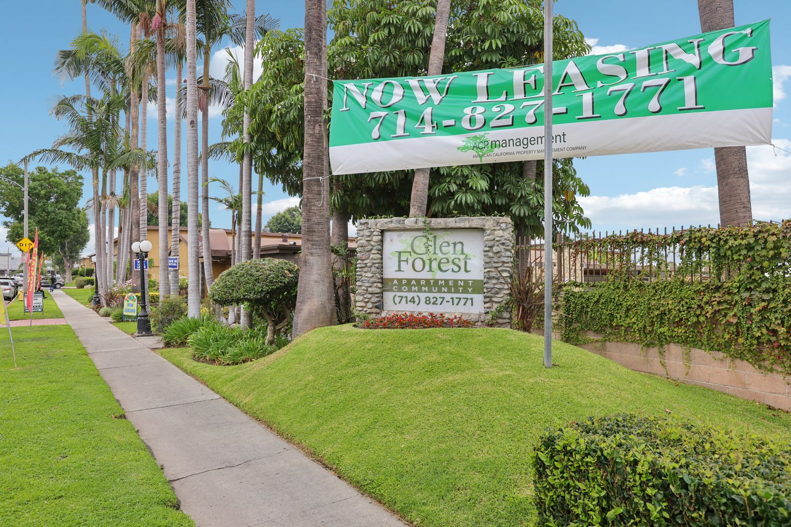 Anaheim Apartment: 145 S Westchester Dr