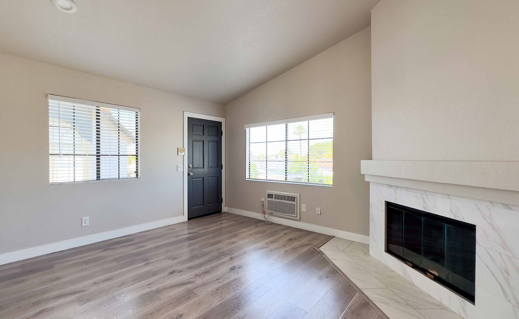 San Diego Apartment: 4535-4537 52nd St.