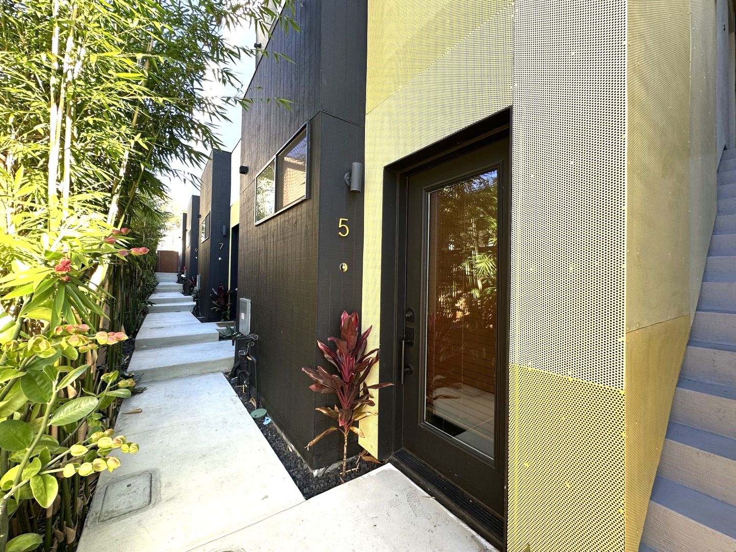 San Diego Apartment: 2664 L Street