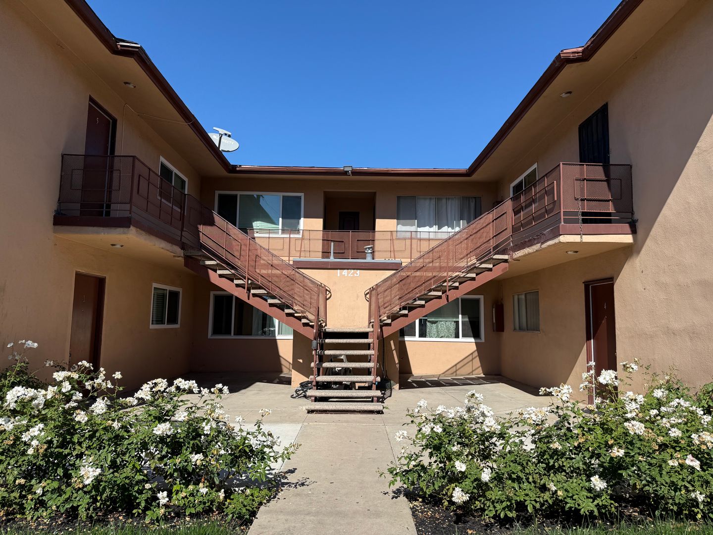 Santa Ana Apartment: 1423 W Lingan Ln