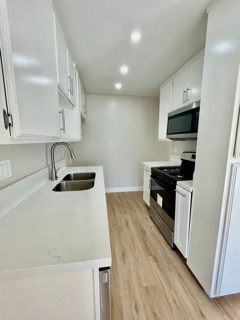 Buena Park Apartment: 7531 Knott Ave
