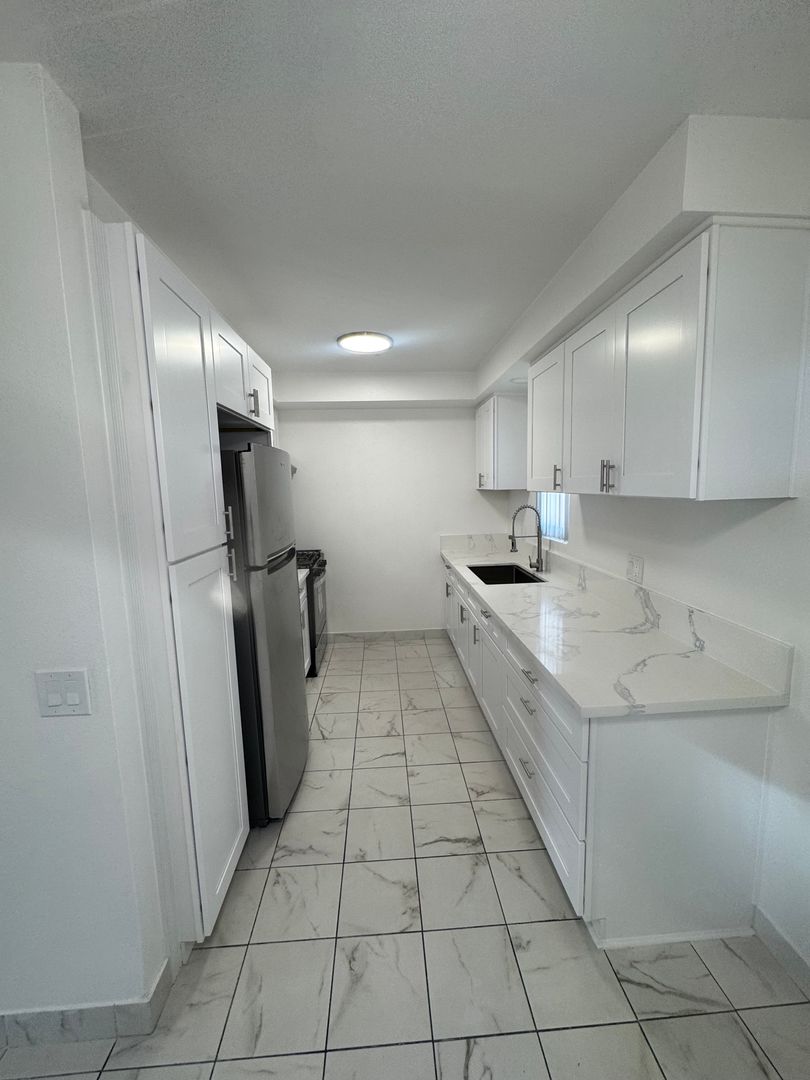 La Habra Apartment: 2250-2260 Kenrich Ct