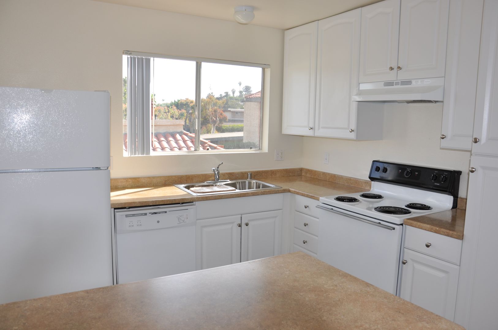 Vista Apartment: 1350 Calle Jules