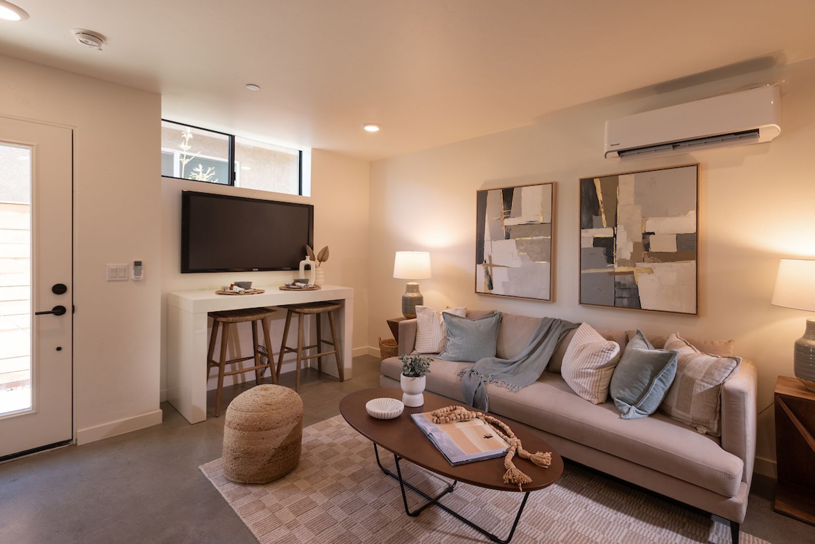 San Diego Apartment: 2664 L Street