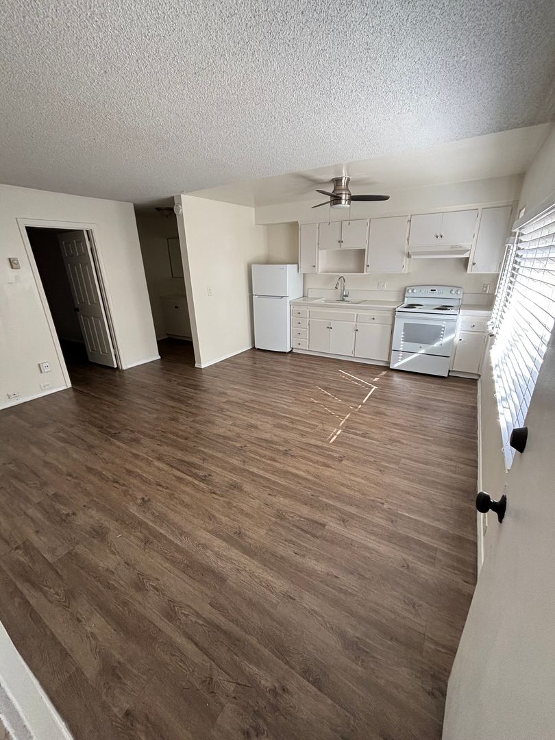 San Diego Apartment: 4229 Ocean Blvd.