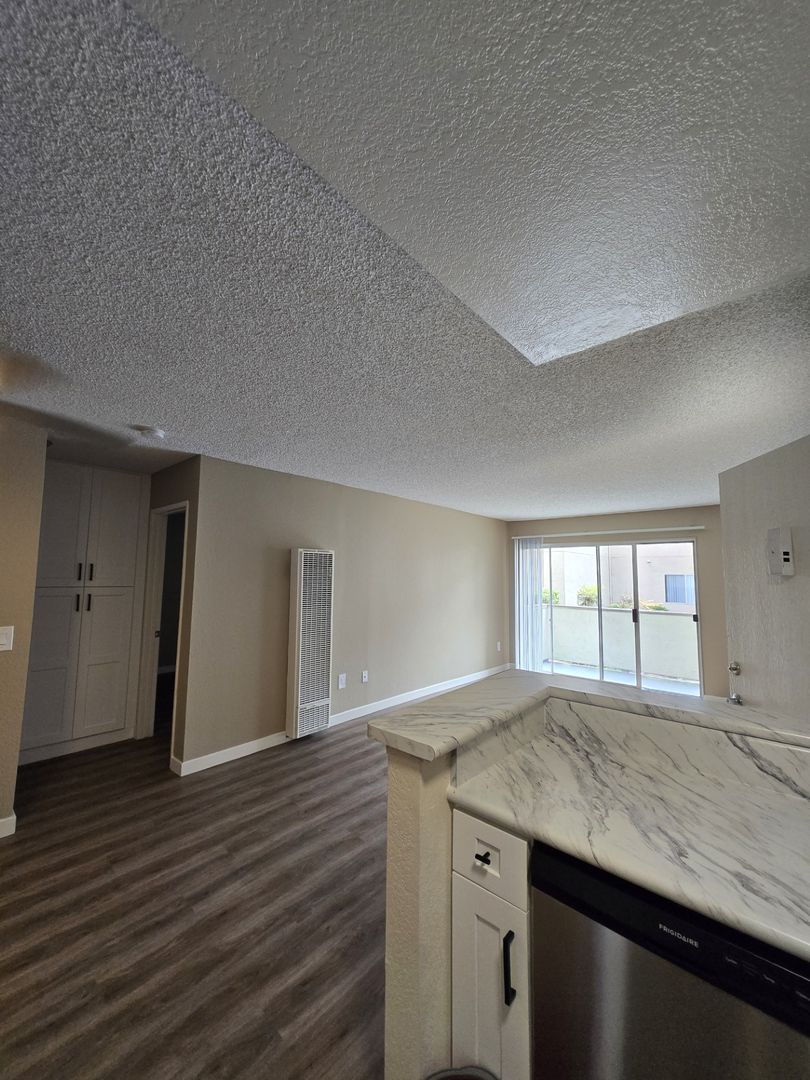 Chula Vista Apartment: 652 Moss St