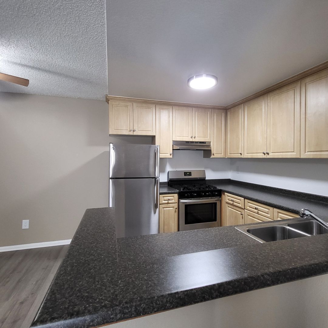 Chula Vista Apartment: 652 Moss St
