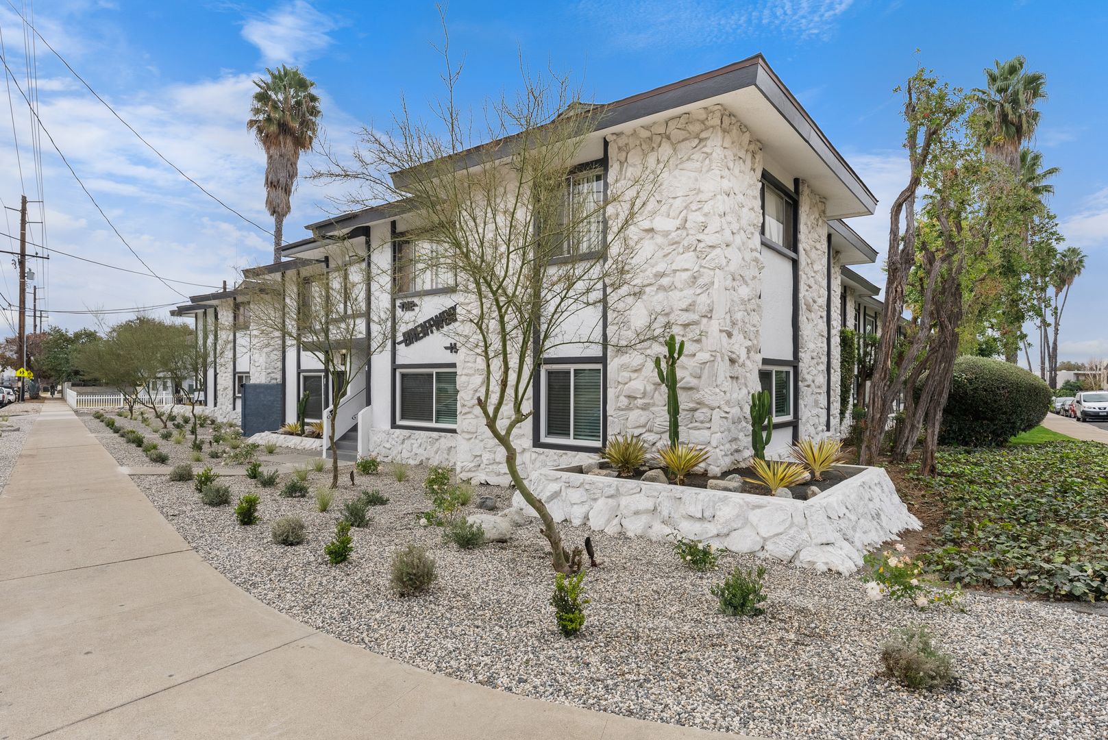 Pomona Apartment: 150-152 E La Verne Ave