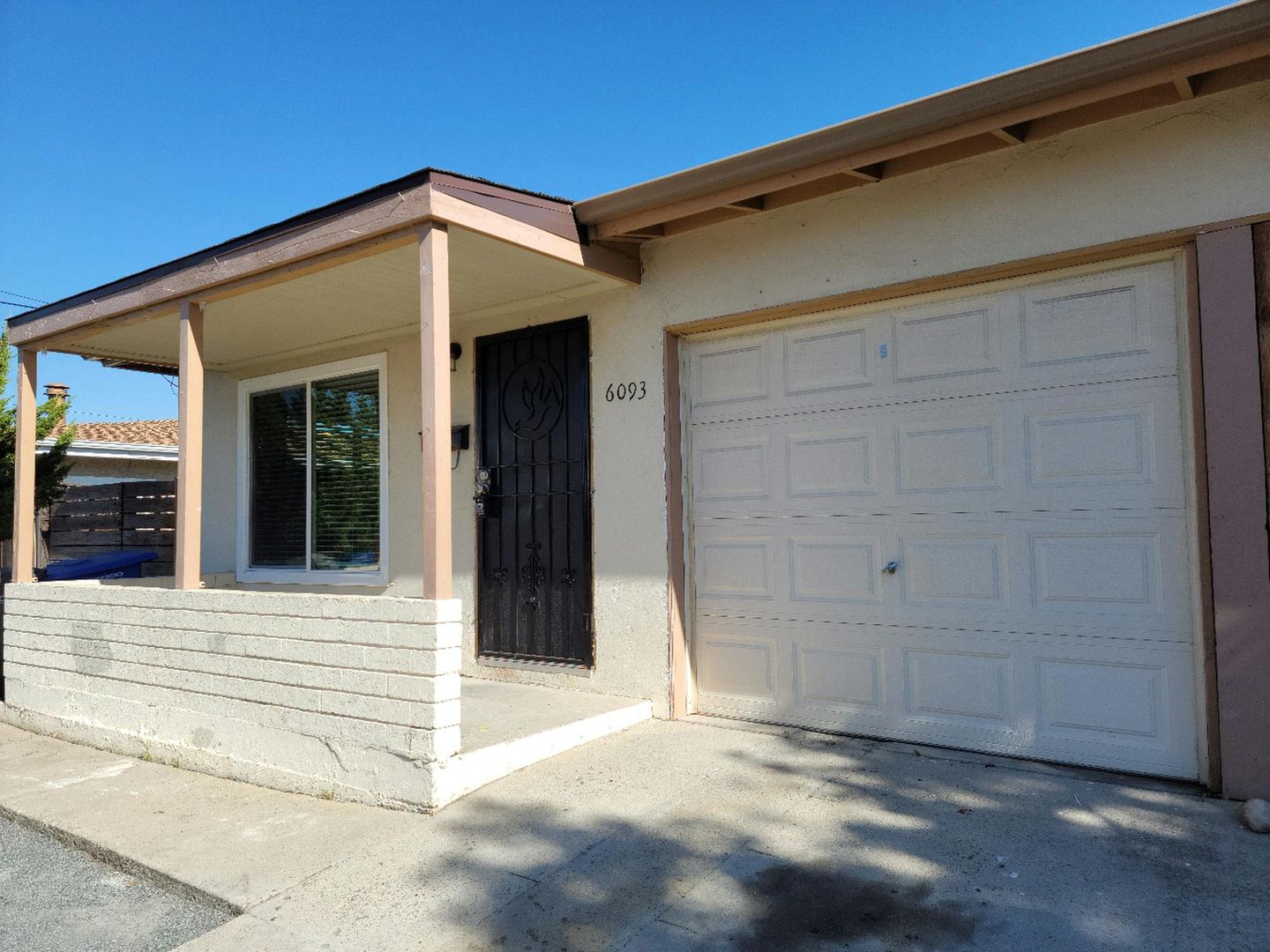 La Mesa Apartment: 6091 Horton Dr