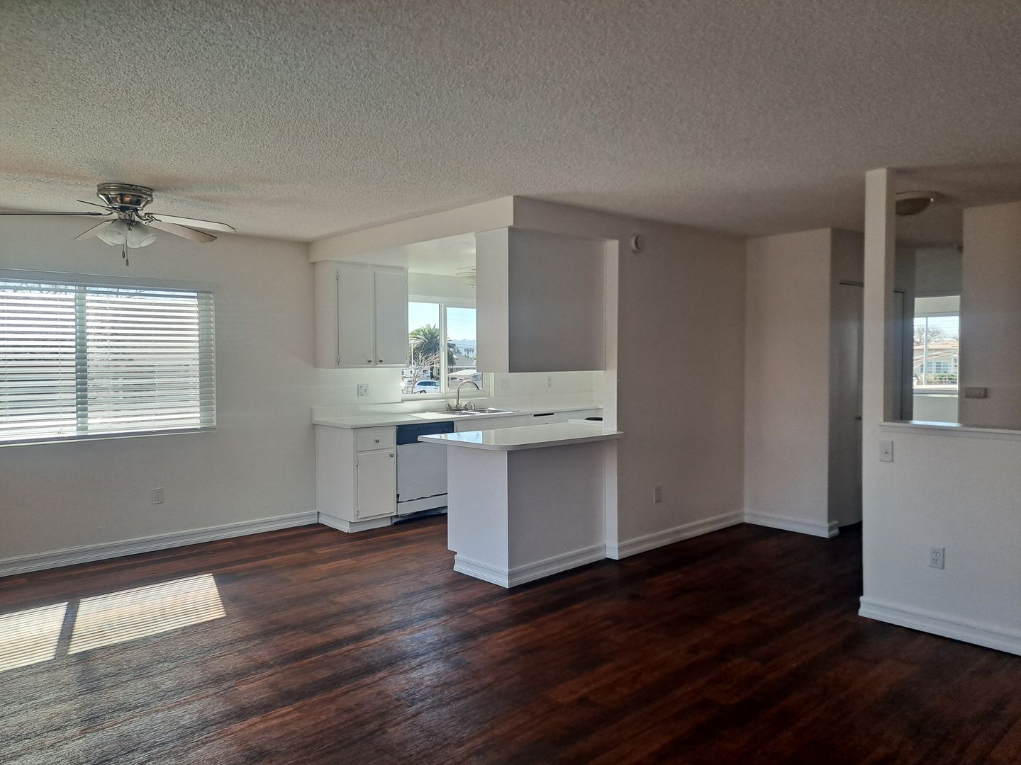 El Cajon Apartment: 1477 Broadway