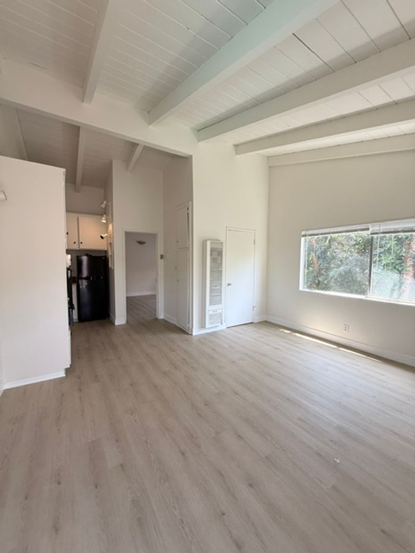 Pasadena Apartment: 85 N Mar Vista Ave