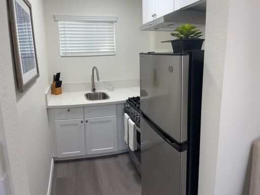 Listing photo thumbnail