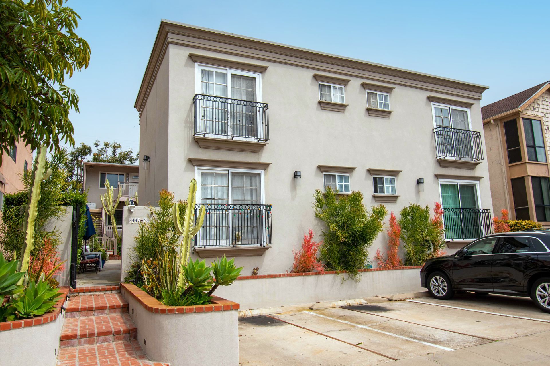La Jolla Apartment: 7447-7453.5 Herschel Avenue