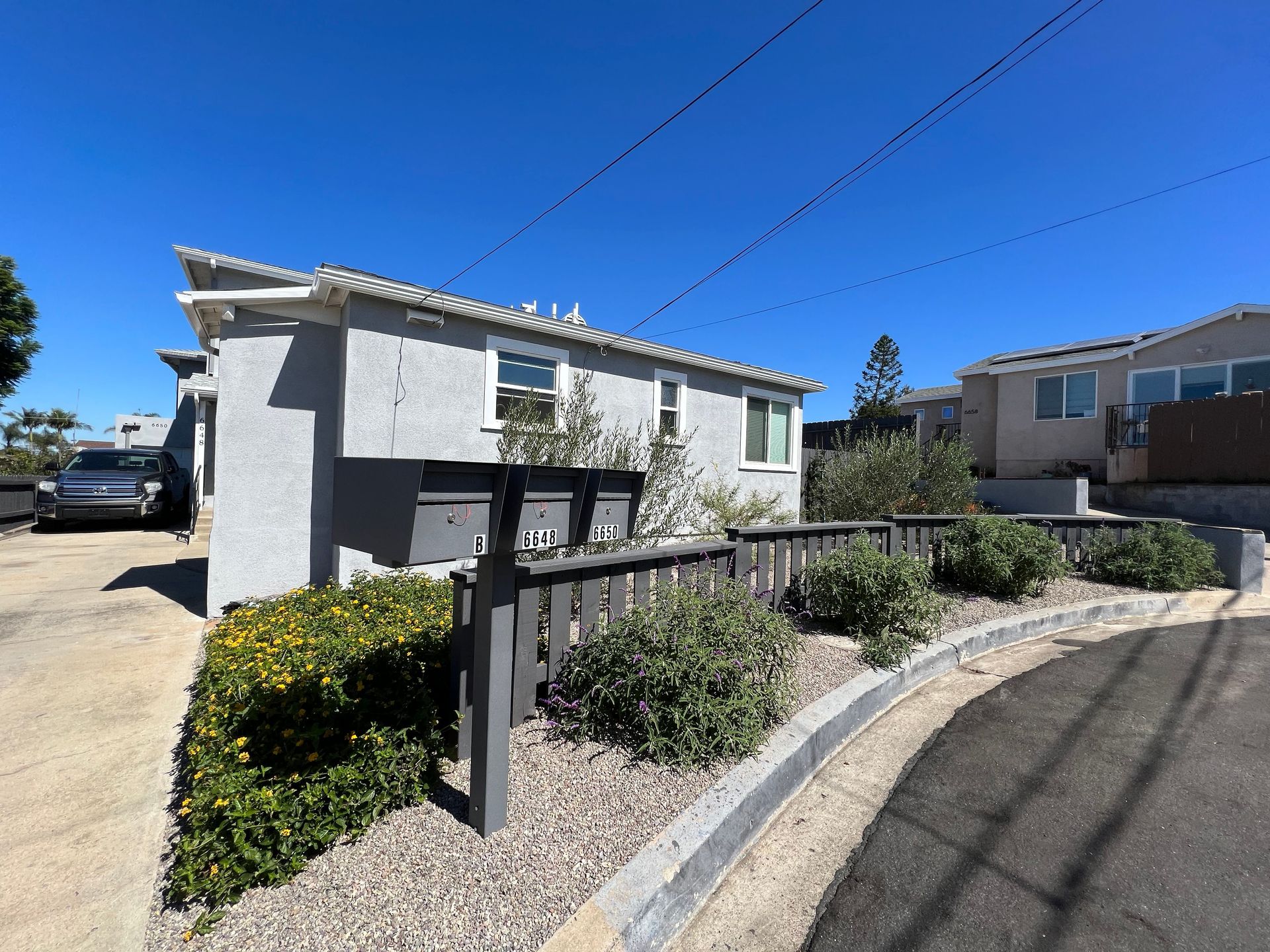 San Diego Apartment: 6648-6650 Bell Court