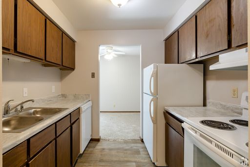 Charming 2 Bed/ 1 Bath Apartment For Rent – photo 1