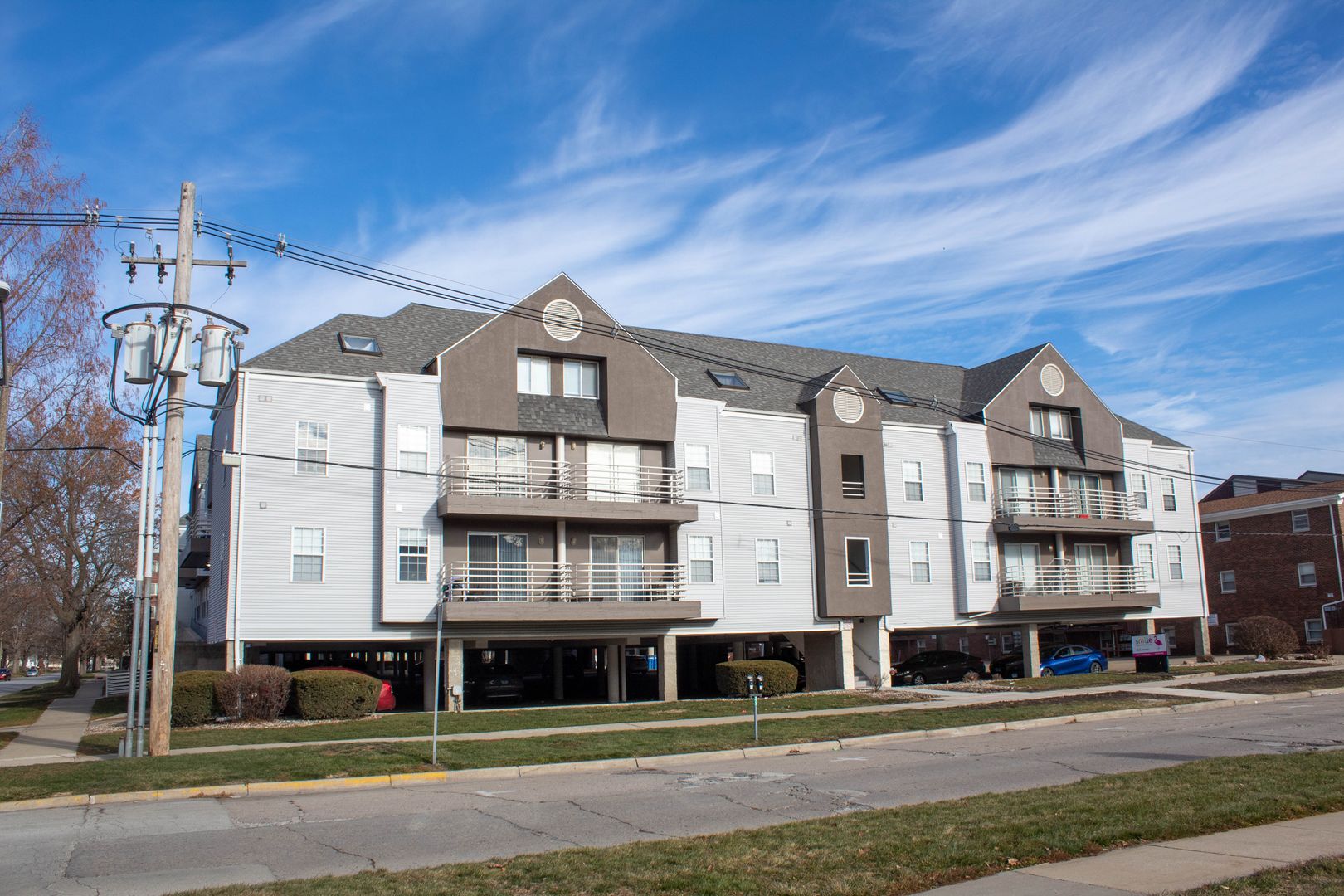 52 E Armory, Champaign, IL 61820