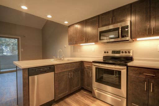 2BDRM/1.5 Bath Luxury Remodeled Loft – photo 1